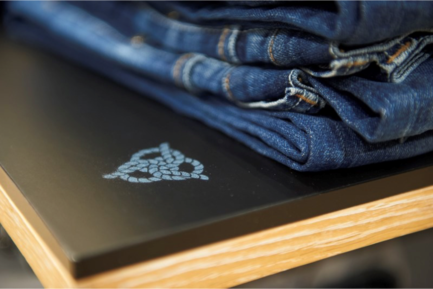 ROY ROBSON Shop-in-Shop